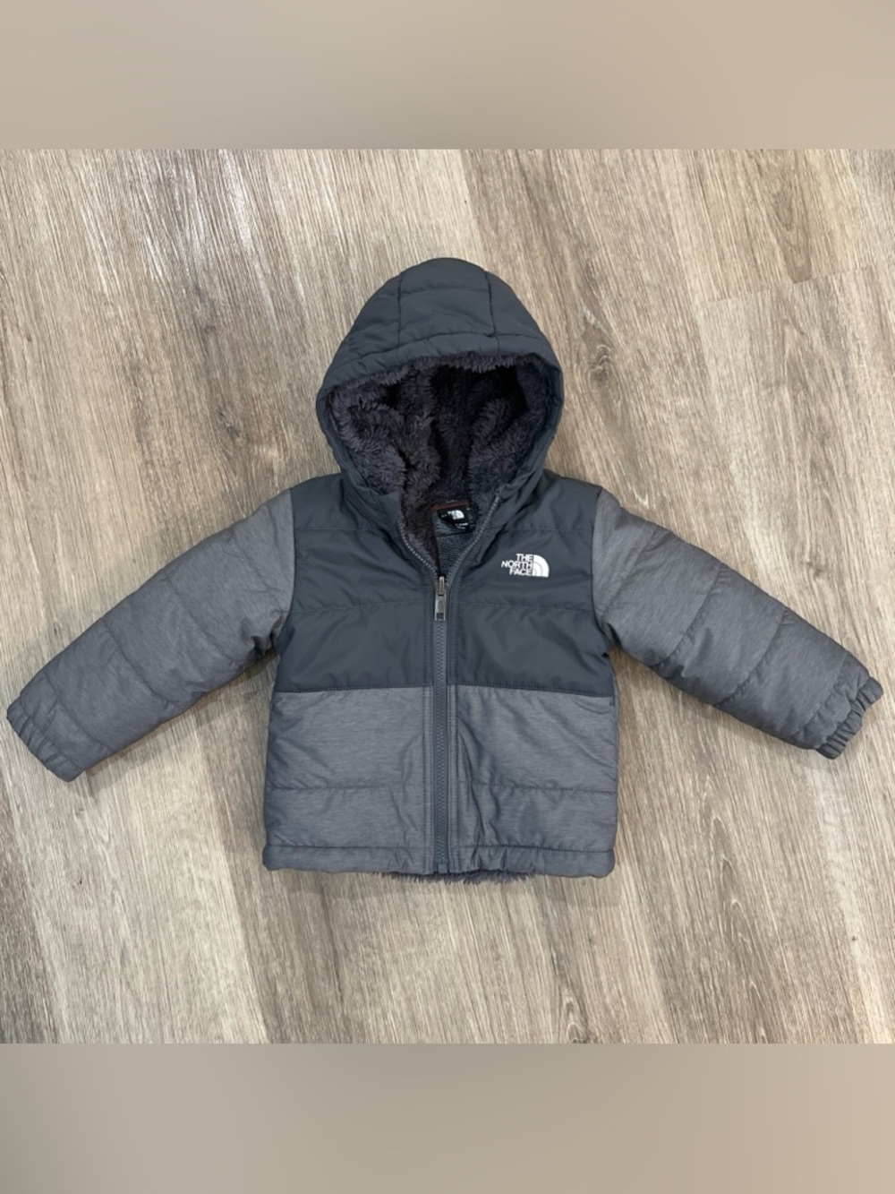 The North Face Baby Boys Hooded Puffer Jacket in Charcoal and Black